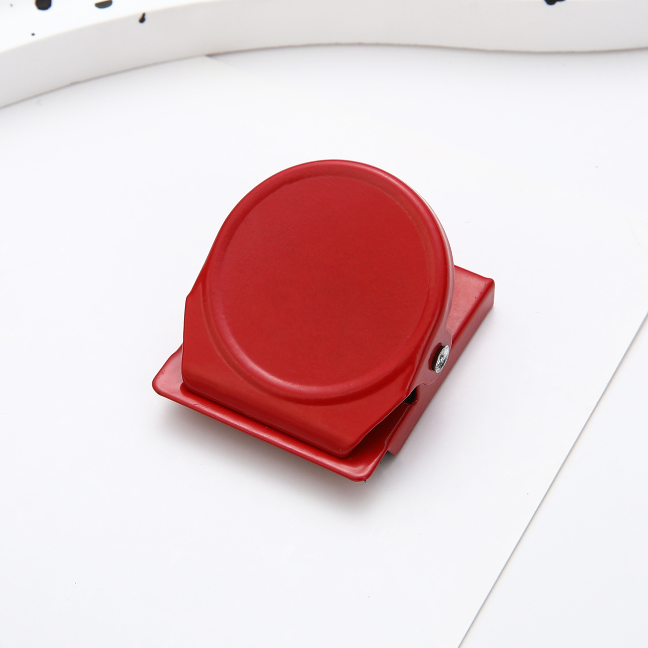 Nuevo clip de absorción magnética transfronteriza refrigerador pegado clip de imán clip de notas de color macarón sistema de metal refrigerador clip de mensajes de cocina