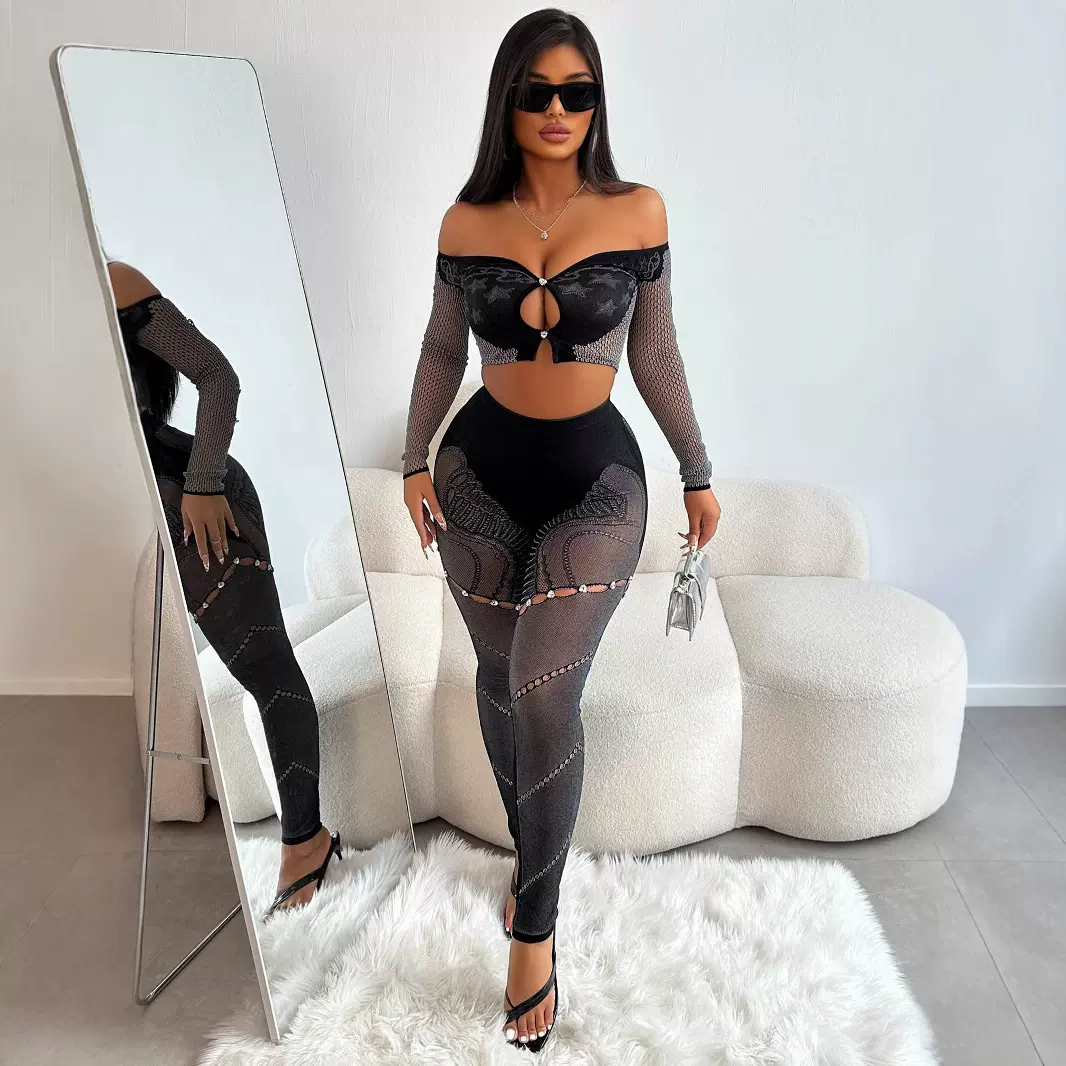 欧美新款2024女纯色缝钻一字肩长袖露脐上衣修身长裤针织休闲套装