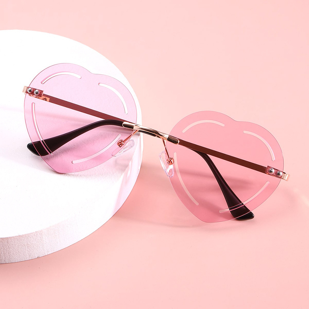2021 personalidad recorte de metal gafas de amor gafas de sol Rosa negro melocotón corazón lente sin marco gafas de sol transfronterizas