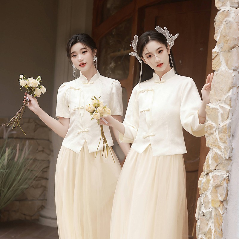 Champagne-Colored Bridesmaid Dress, New Chinese-Style Women's 2026 Model, Retro Sister Group Dress, Performance Dress, Suitable for Everyday Wear in Autumn and Winter