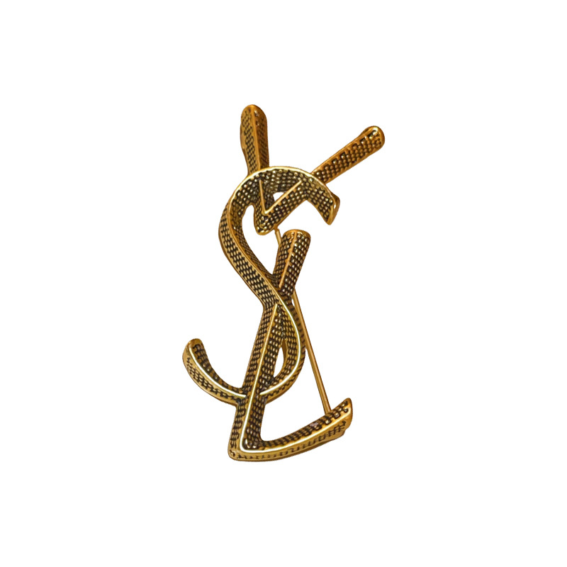 Chanel estilo metal carta VSL broche francés nicho de alto grado temperamento traje suéter pin ramillete femenino