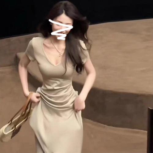 Pure Desire Sexy French Style V-Neck Dress for Summer Women 2025 Fitted Slimming Waist Length Dress