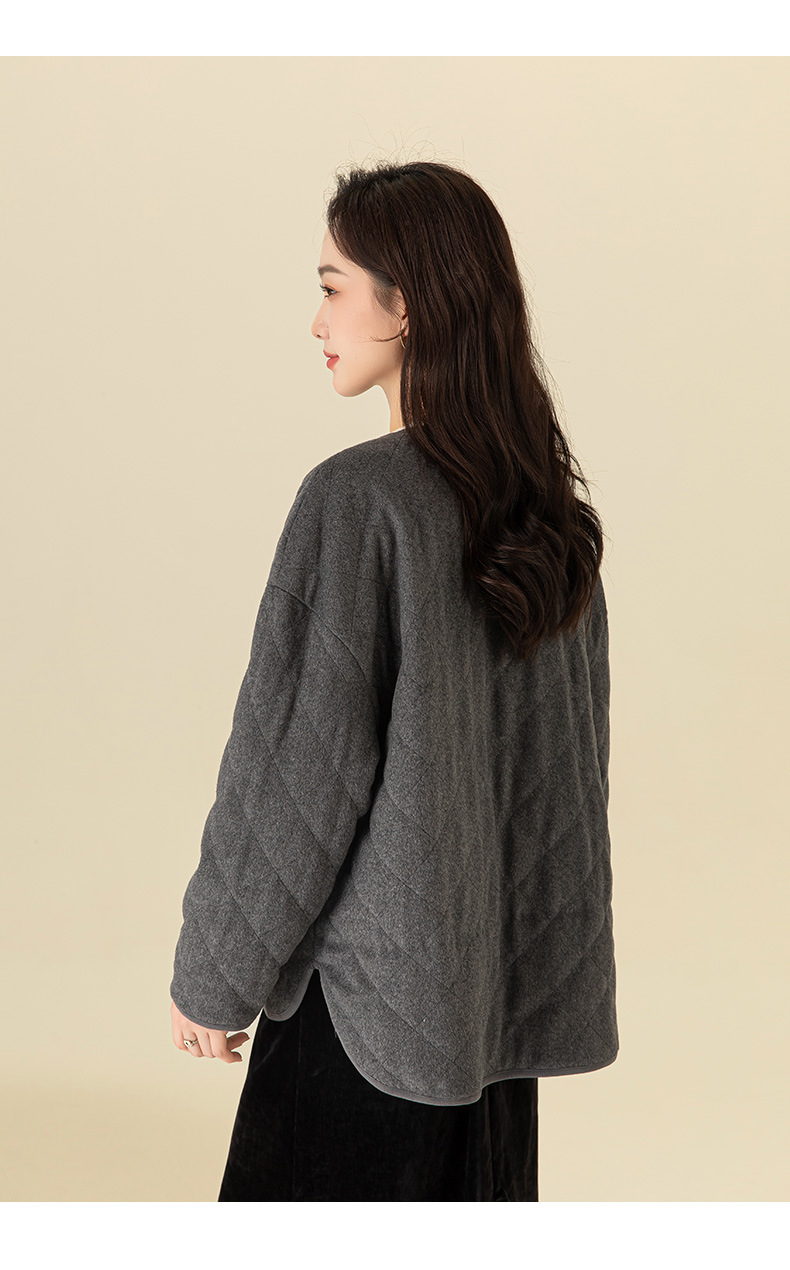 Áo khoác cardigan dáng dài cổ V họa tiết kim cương hai túi, 90% lông vũ trắng — Xám mã não chi tiết 25