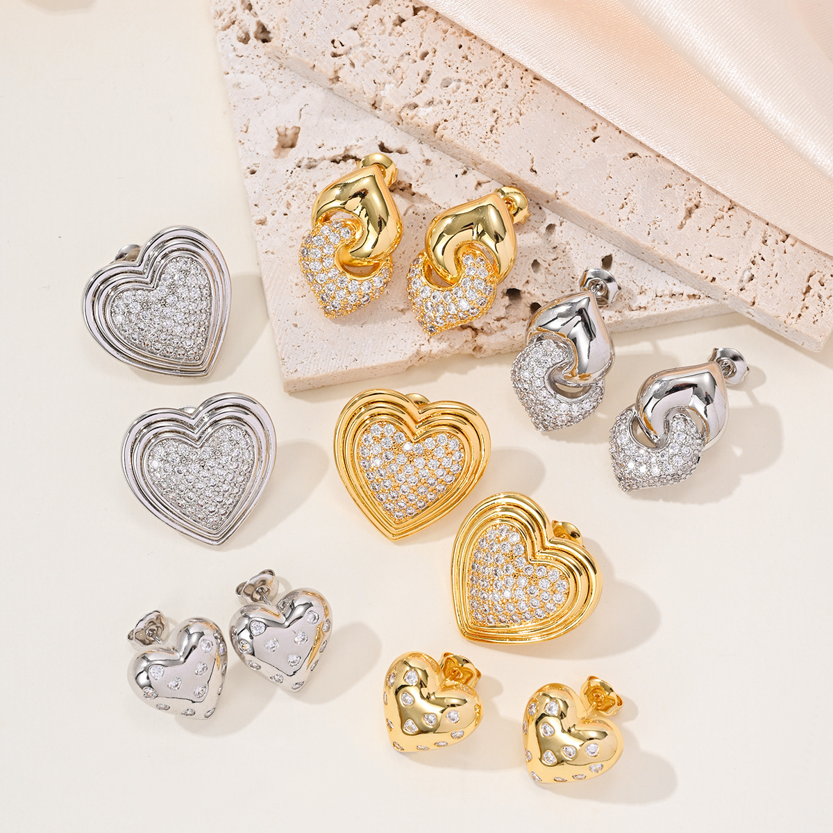 10g Weight Copper Ear Needle Material Ear Studs Classification 1 Pair Quantity 1 Pair Simple Style Heart Shape Plating Copper Ear Studs