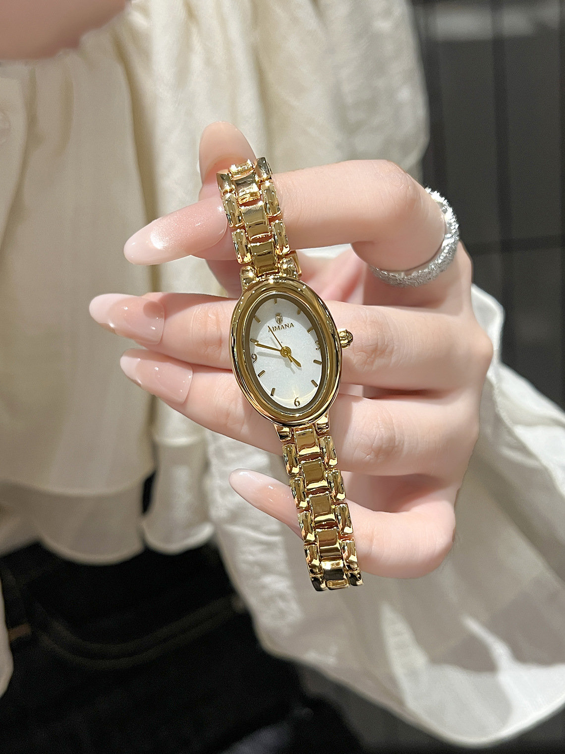 AIMANA New Pigeon Egg Dial Women's Watch Premium Elegant Luxury Temperament Wristwatch Exquisite Baguette Watch Wholesale