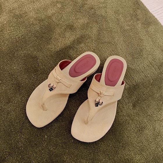 Nuevo temperamento francés de verano de madres de grapas, zapatillas con bordas, zapatillas de tacón bajo para mujeres de verano