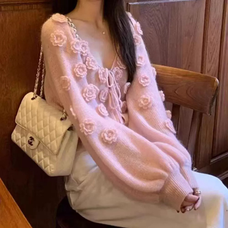 Handmade floral knit cardigan with tie detail, women's 2026 spring new collection, featuring a gentle V-neck and a stunning design Handmade floral knit cardigan with tie detail, women's 2026 spring new collection, featuring a gentle V-neck and a stunning design