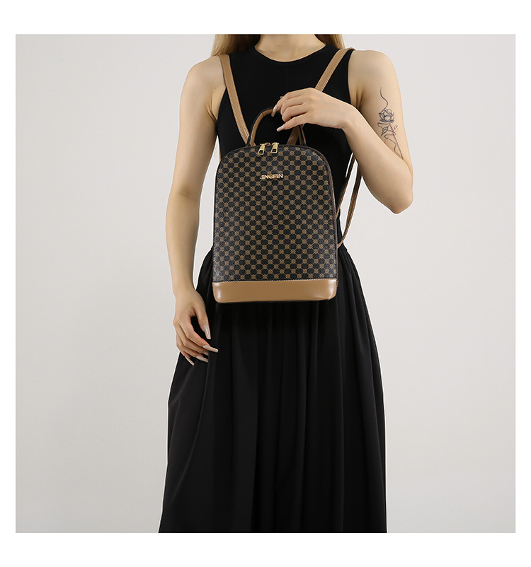A stylish and trendy casual backpack for the 2024 autumn and winter season, featuring a large-capacity single-shoulder women's retro commuting crossbody bag undefined