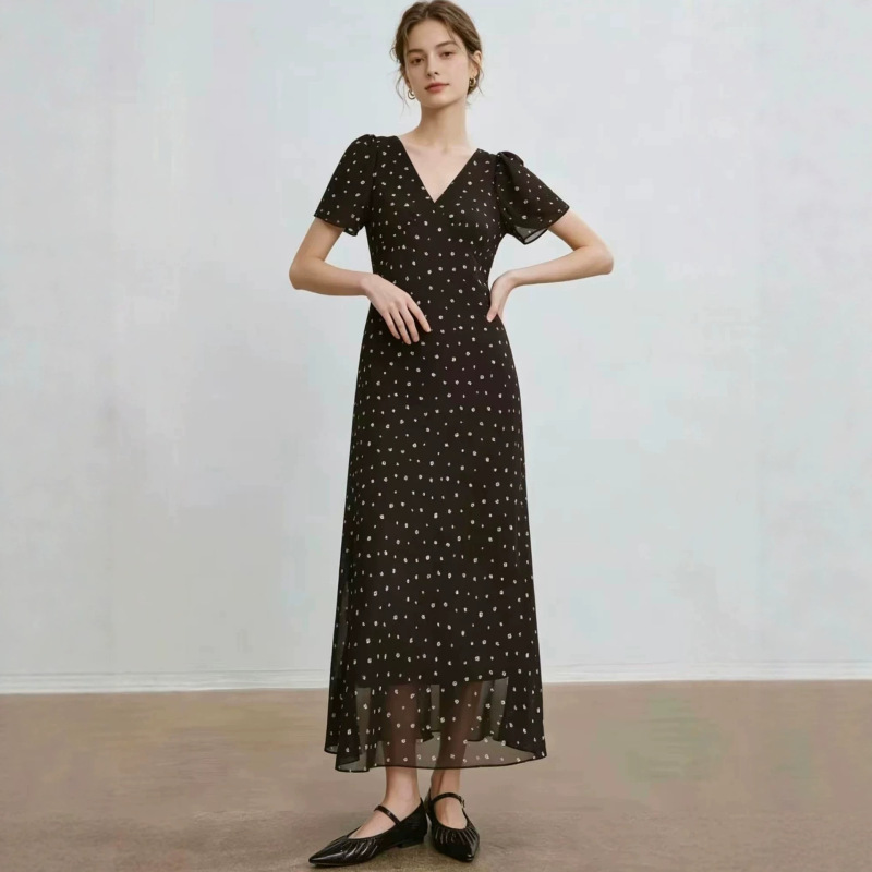 Yi** Mall's Same Style 2026 Summer New Fashion Elegant Slim-Fit Slimming Plum Purple Floral Dress Yi** Mall's Same Style 2026 Summer New Fashion Elegant Slim-Fit Slimming Plum Purple Floral Dress
