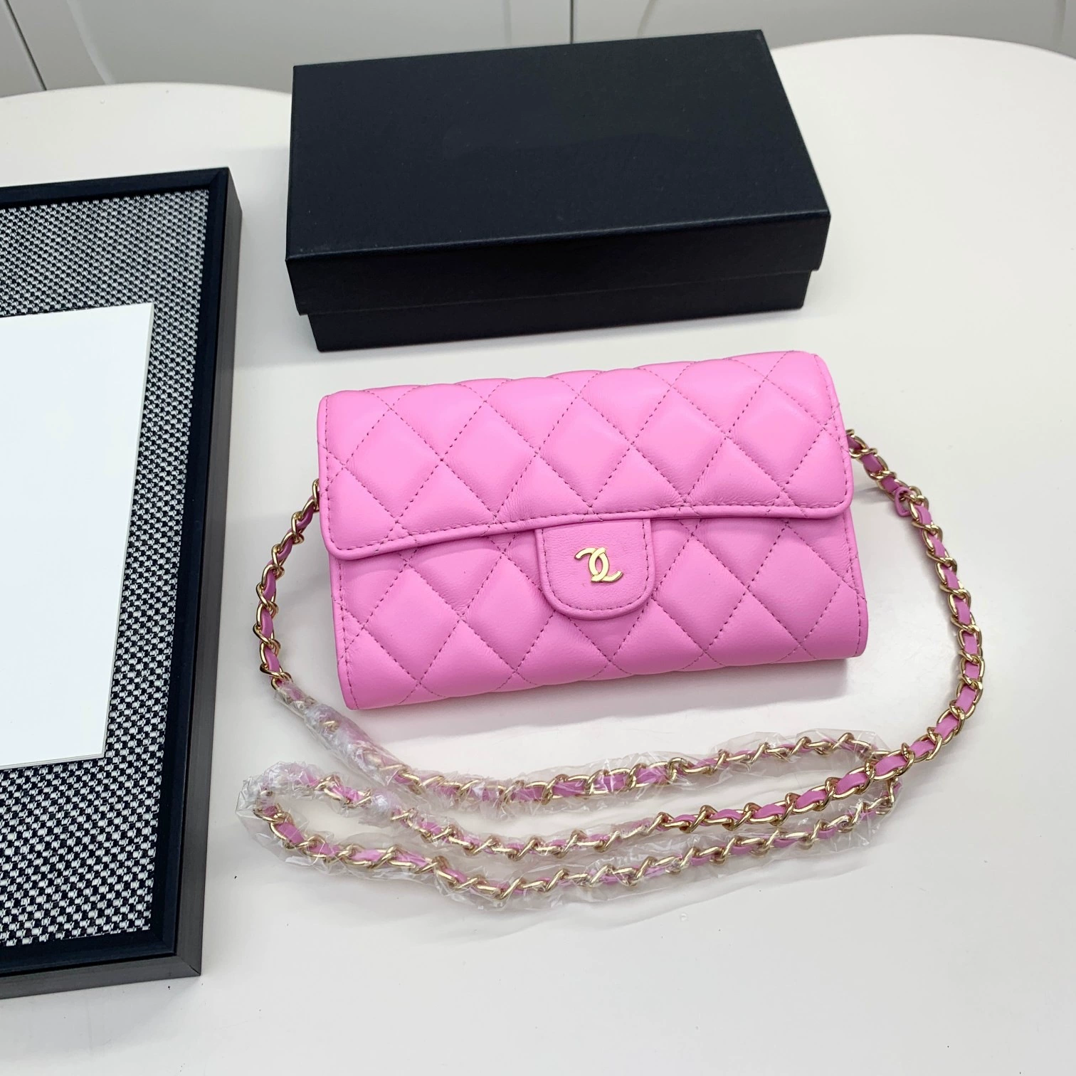 Сумка на цепочке Chanel-style, натуральная кожа, 18 × 5 × 3,5 см, стёганая