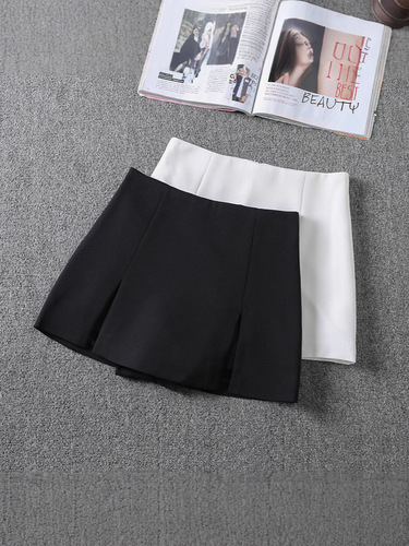 Women's Spring and Summer Fashionable High-Waisted Skort with A-Line Short Skirt, Black, Versatile and Anti-Transparency