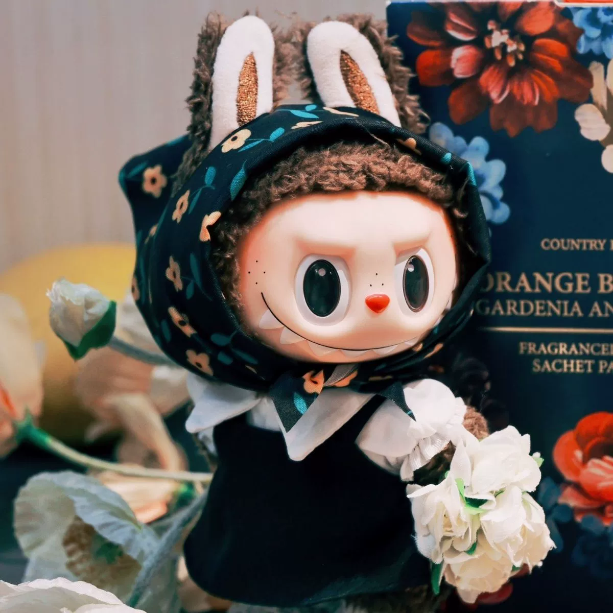 Одежда для кукол Labubu Pendant Clothing 17, коллаборация, одинаковый стиль, виниловая кукла, слепой бокс, маленькая юбка, цветочный квадратный шарф