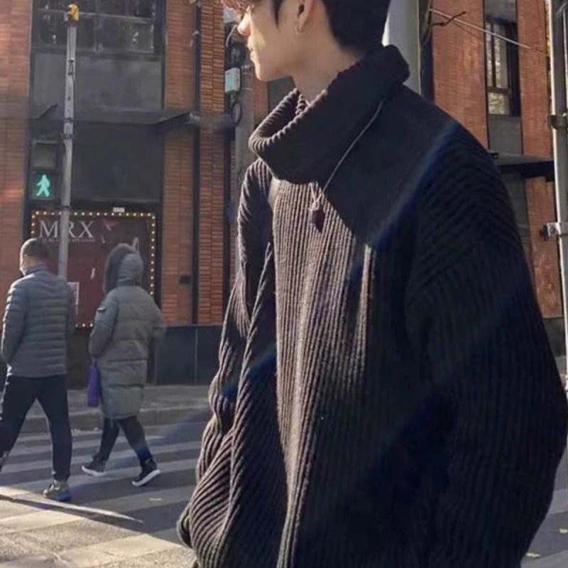 Half-Turtleneck Sweater for Men, Autumn and Winter, Lazy and High-End Style, American-Style Couple Knitwear, Oversize, Pure Black Yarn Half-Turtleneck Sweater for Men, Autumn and Winter, Lazy and High-End Style, American-Style Couple Knitwear, Oversize, Pure Black Yarn