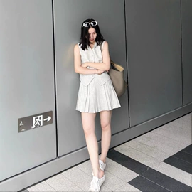 女式针织衫;连衣裙;女式羊毛衫