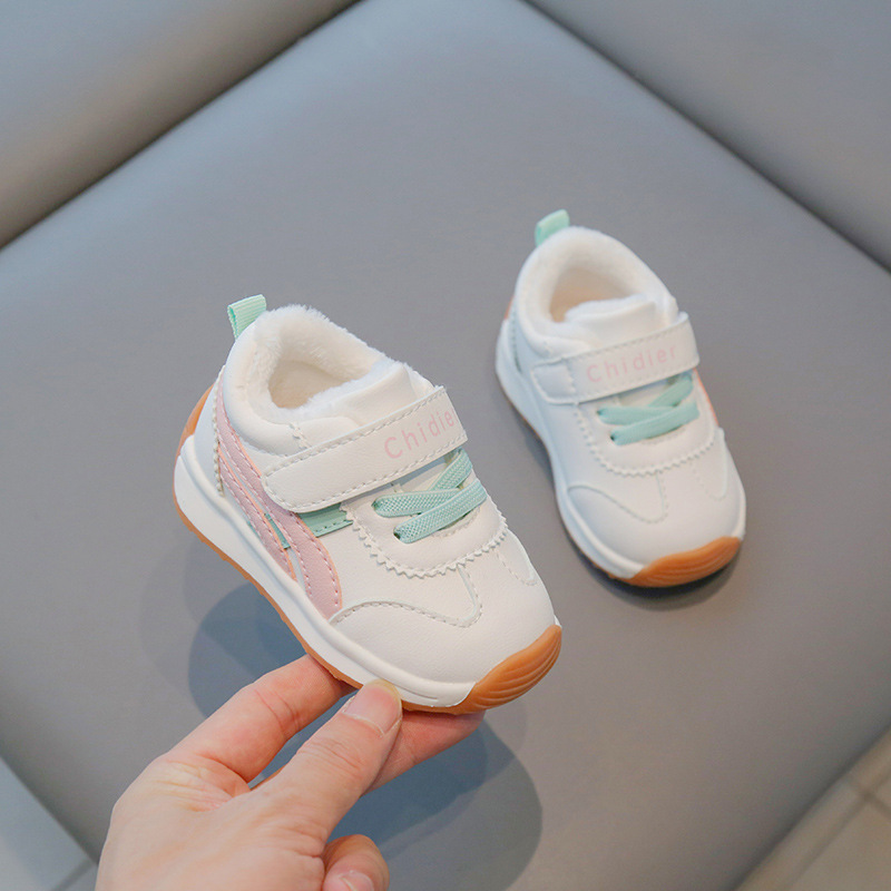 Niños y niñas zapatos forrados de lana de invierno nuevo bebé Niño Zapatos dos superficie de cuero de algodón niños zapatilla de Deporte Zapatos funcionales al por mayor