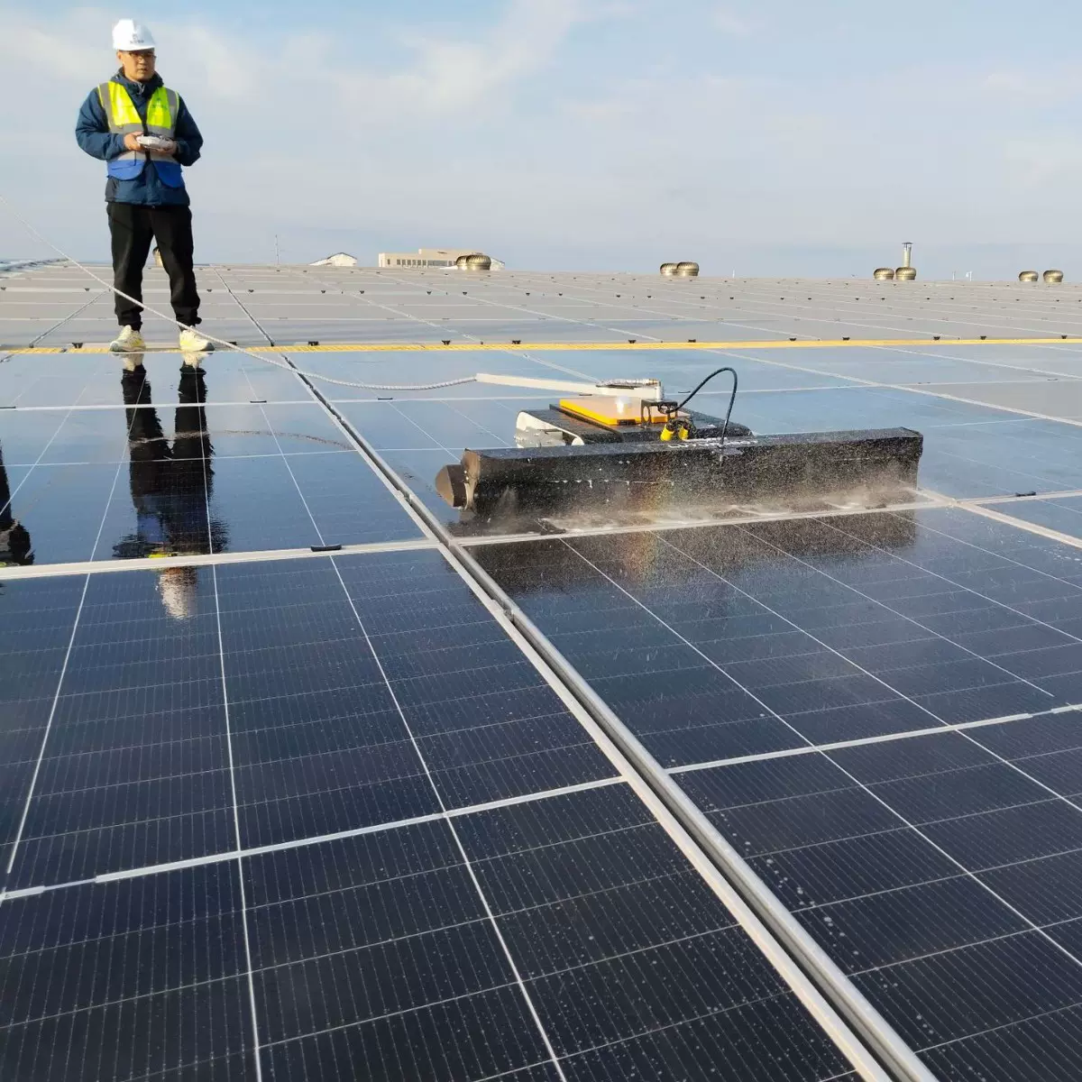 光伏清洗机器人机器人 光伏板扫地设备工具 案例丰富 型号齐全