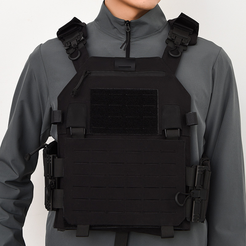 Quick-Release Tactical Vest, Multi-Functional Outdoor Vest, Military Fan Gear, Breathable and Wear-Resistant Combat Service Vest Quick-Release Tactical Vest, Multi-Functional Outdoor Vest, Military Fan Gear, Breathable and Wear-Resistant Combat Service Vest