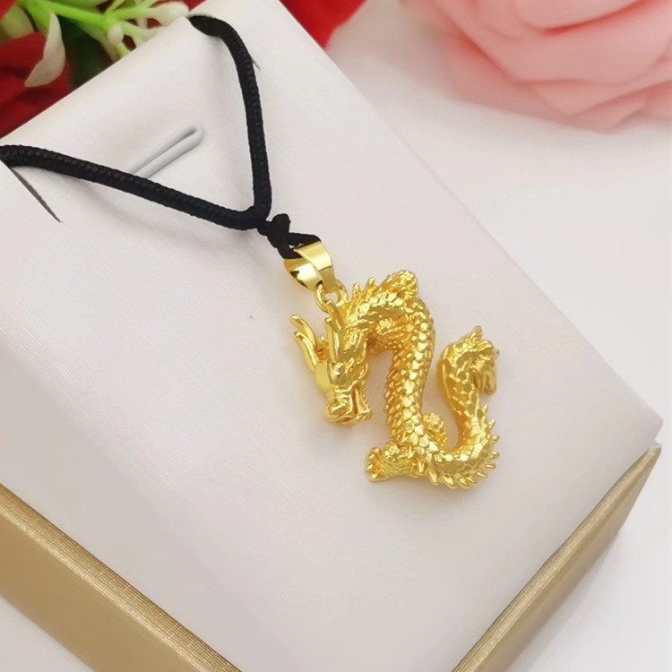 Latón popular chapado en oro auspicioso dragón colgante electrochapado joyería de oro de imitación estilo étnico dragón año auspicioso zodiaco colgante collar