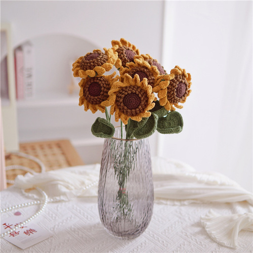 Handmade crocheted simulated bouquets of sunflowers, finished immortalized flowers, woolen flowers, finished creative flowers, wholesale gifts