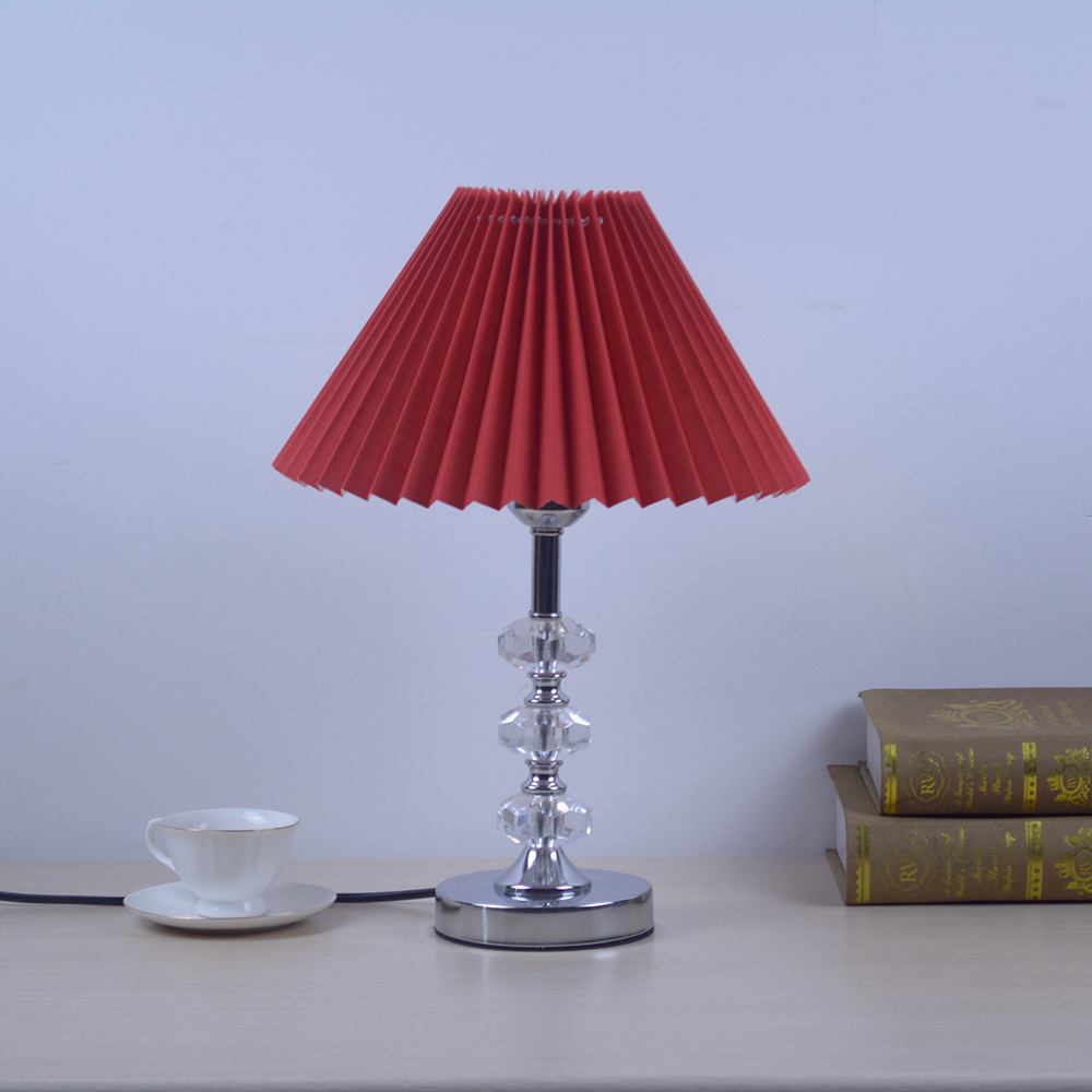 De estilo europeo moderno minimalista dormitorio mesita de noche sala de estar comedor atmosférica botón creativo sala de bodas habitación de la princesa de cristal pequeña lámpara de mesa