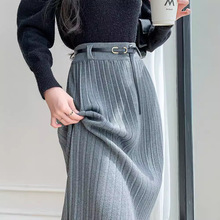 灰色百褶针织半身裙女2025秋季中长款高腰设计感遮胯显瘦包臀裙子