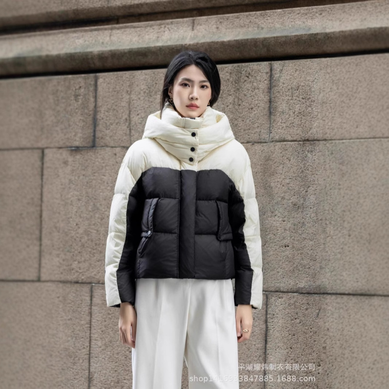 Source Factory Winter New Short Stand Collar Color Block down Jacket for Women Cloud 90 Goose down Coat Warm with Gloves