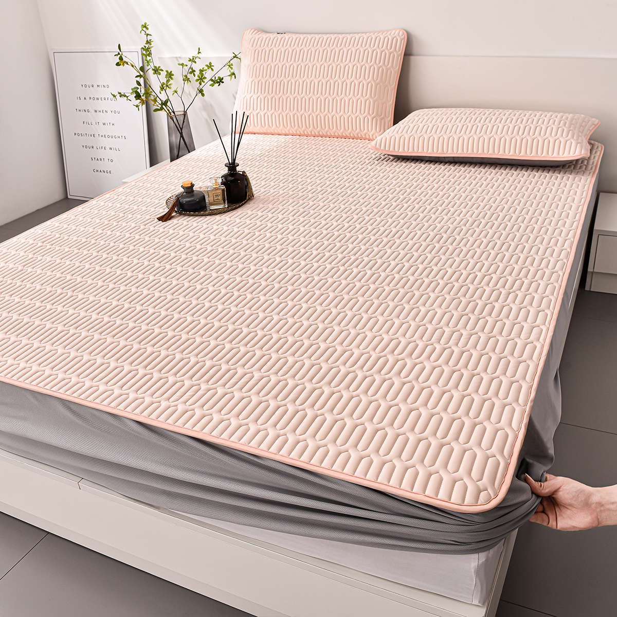 2025 nueva cubierta de sábana de clase A cubierta de cama acolchada gruesa de una sola pieza cubierta de cama con todo incluido cubierta protectora de colchón de alfombra de verano