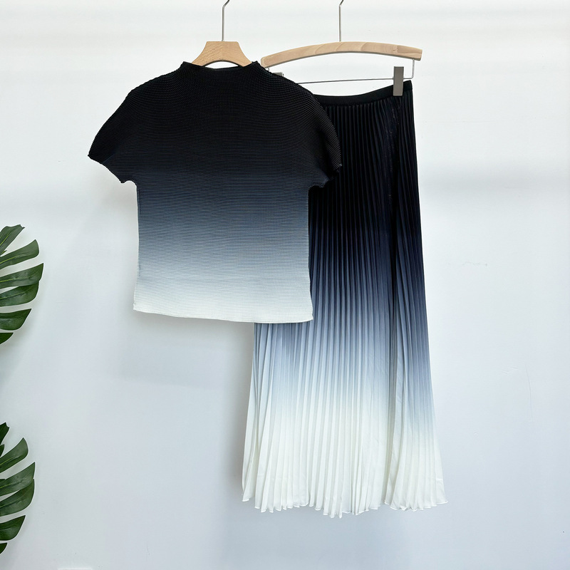 Summer Fashion Gradient Color Elastic Slimming Two-Piece Set Light Luxury Printed Corn Kernel Pleated Top Comfortable and Elegant Half Skirt