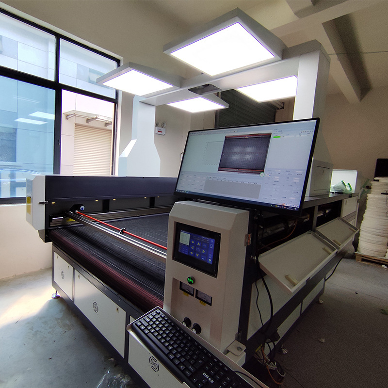 Máquina cortadora láser no tejida Máquina cortadora de bolsas no tejidas