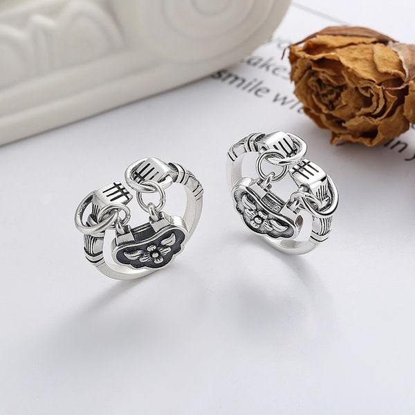 Retro ethnic trend protective amulet