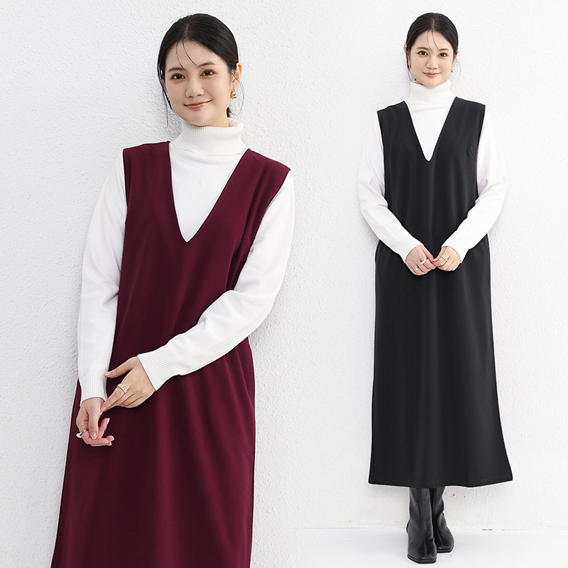 无袖连衣裙秋冬季女2024年新款冬裙V领高级感打底配大衣背心裙子