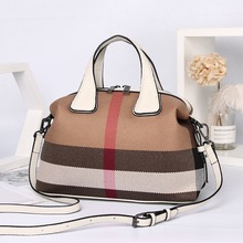 ���Ẇ�sײɫ��ʿ�D��ƤŮ�����e�ٴ����鲼б����r�Іμ��8351