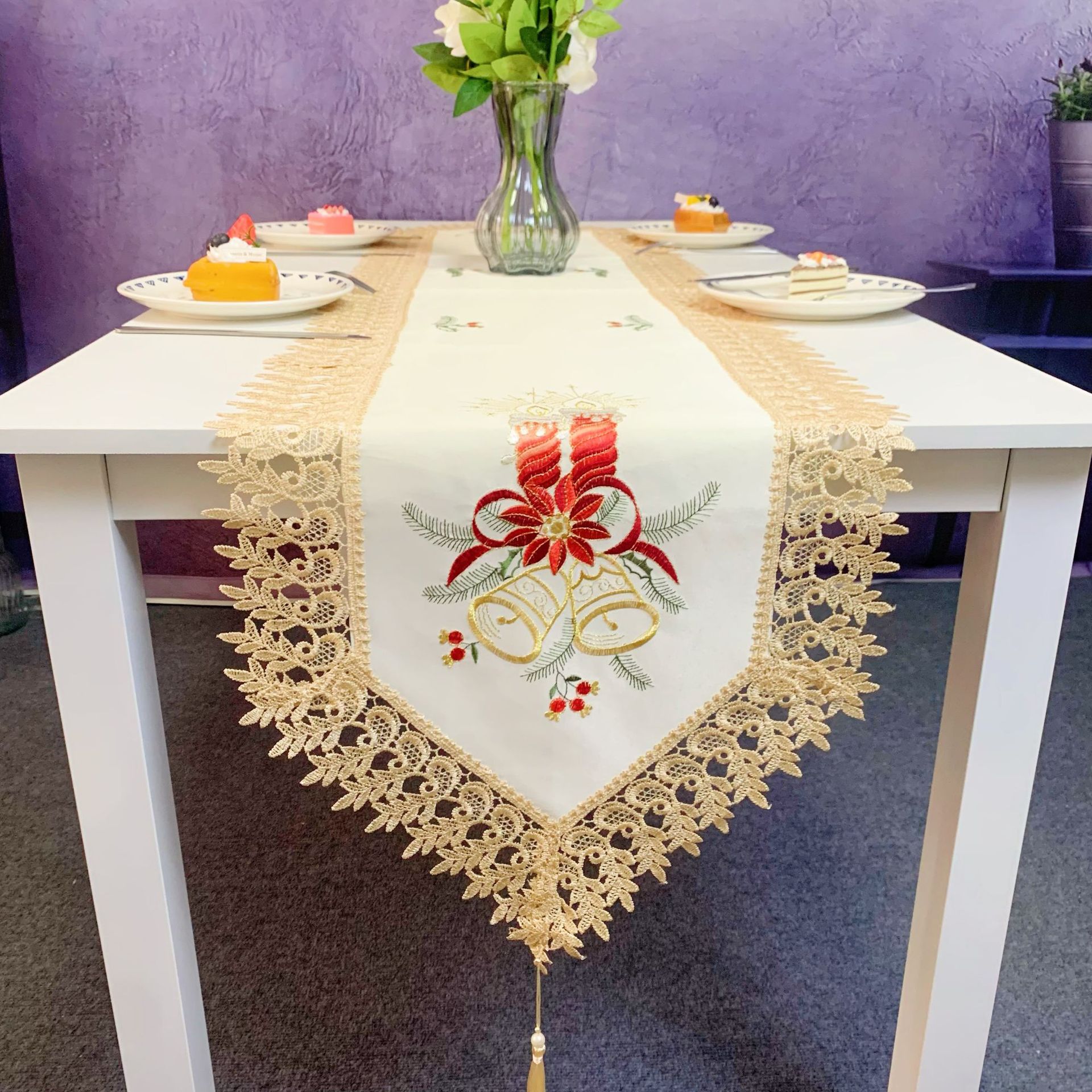 Comercio exterior transfronterizo bandera de mesa de Navidad vela de encaje campanas de viento decoración festiva tela de poliéster larga tela de mesa