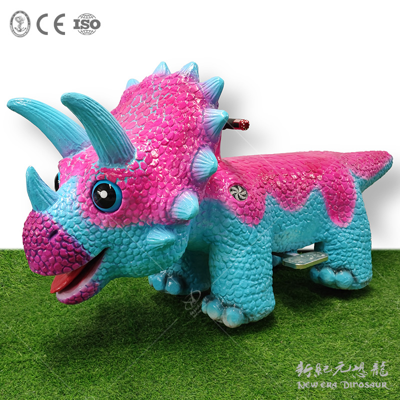 Simulación de silicona de piel suave dragón volador dinosaurio coche de atracciones en línea famoso padre-hijo centro comercial plaza fábrica de equipos de recreo fuente