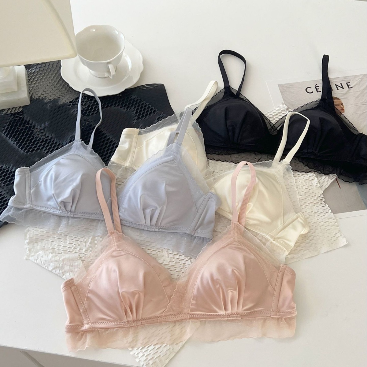 Venta directa de fábrica comercio electrónico transfronterizo Sudeste de Asia Vietnam Tailandia damas seda francesa satén recogido cómodo sujetador