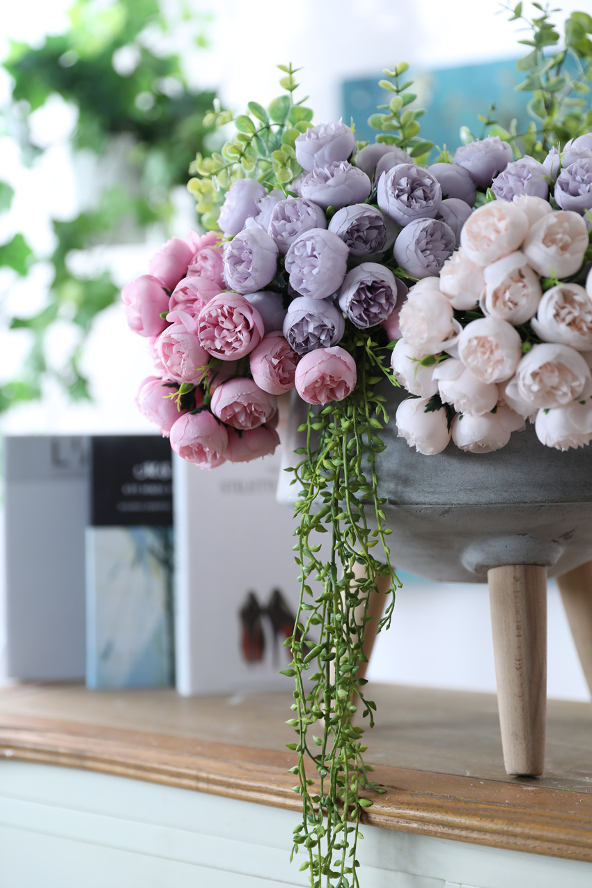 27 tea rose lafite bouquet