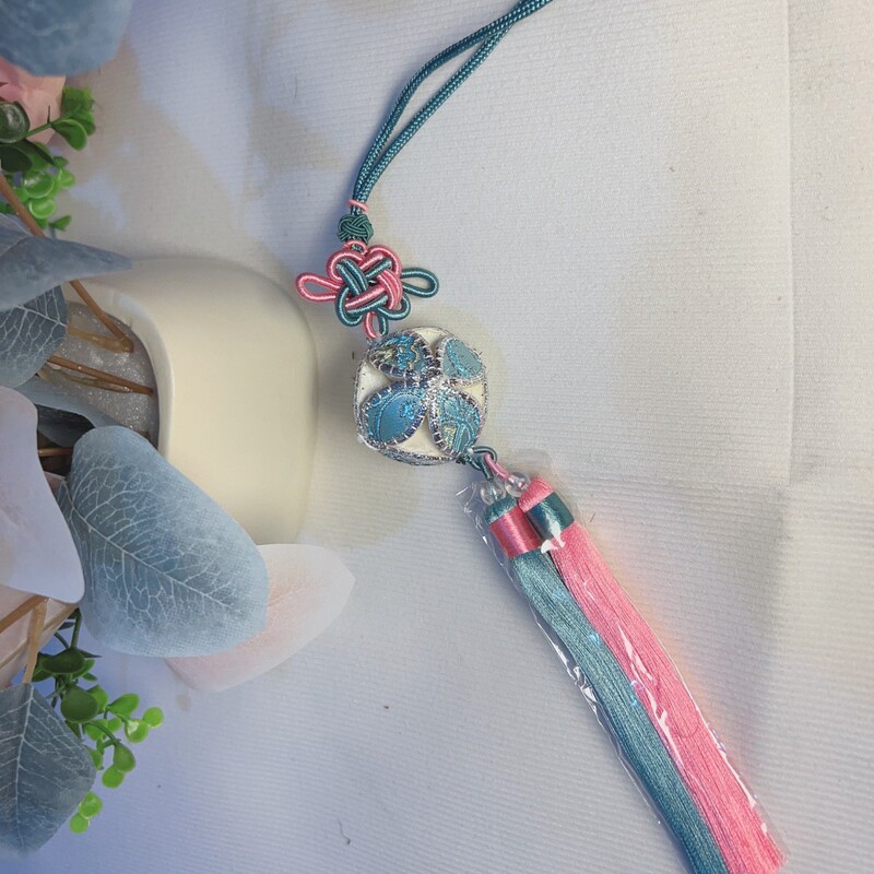 広西チワン族自治区 3 月 3 日チワン族刺繍 4 センチメートル手作りアジサイチワン族バッグペンダント特徴的な小道具刺繍ギフトペンダント|undefined