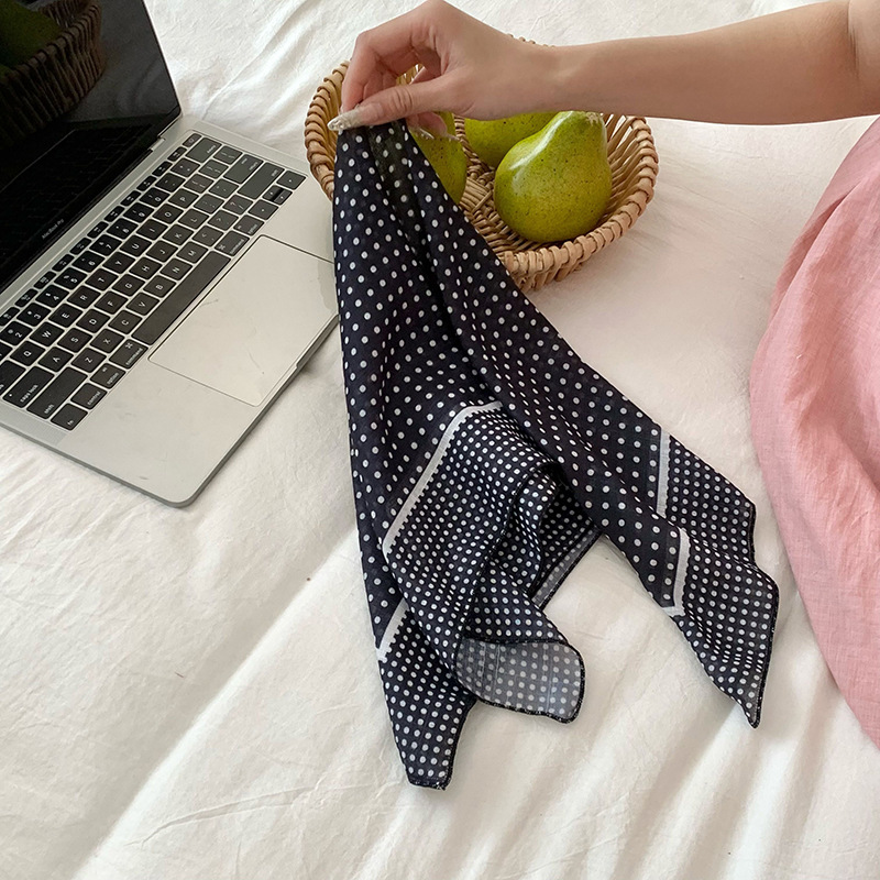 Pequeñas toallas cuadradas nuevas flores frescas coreanas simple estilo retro atmósfera sensación de pañuelo de seda bufandas decorativas