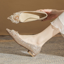 213-2 平底婚鞋女2025新款尖头新娘水晶鞋粗跟亮片伴娘鞋浅口单鞋