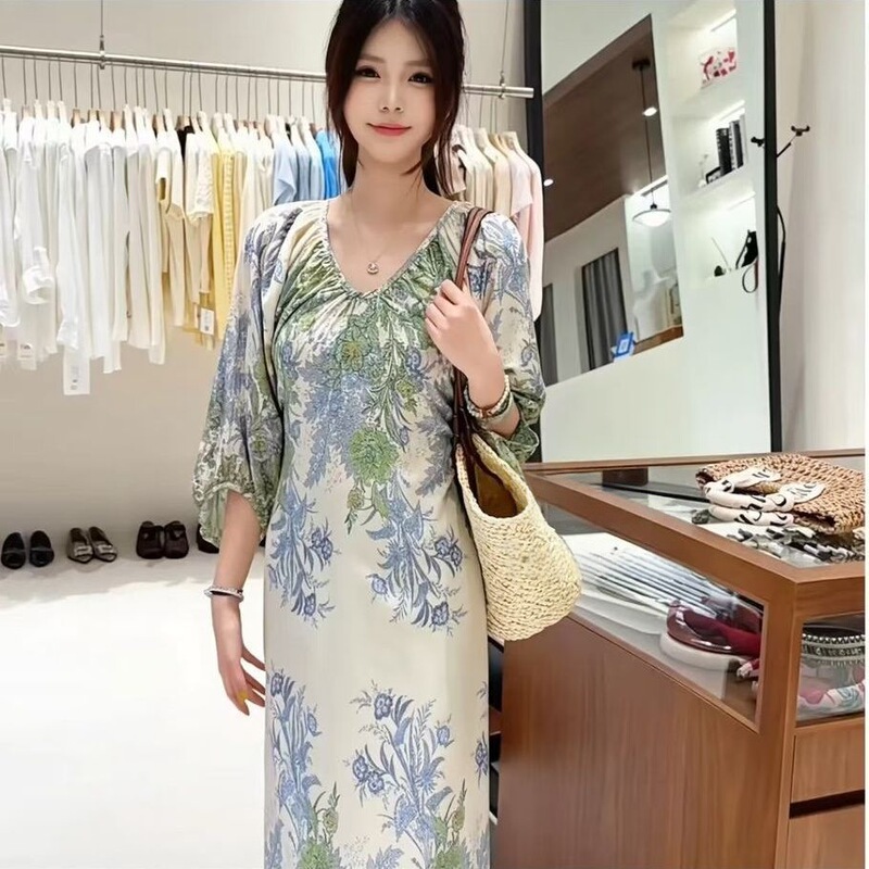 【Mid-Sleeve Dress】Summer Resort Style Loose-Fitting Silk Dress with a Slimming Waist and Elegant Tie-Up Design 【Mid-Sleeve Dress】Summer Resort Style Loose-Fitting Silk Dress with a Slimming Waist and Elegant Tie-Up Design