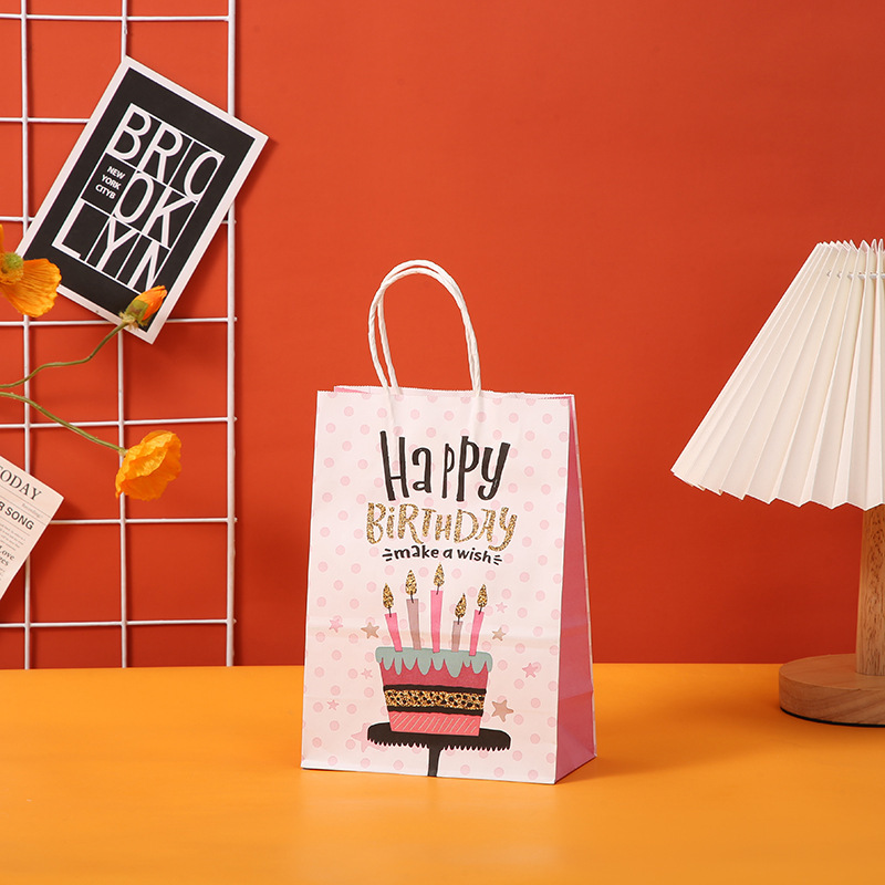 Bolsas de regalo al por mayor en stock serie de fiesta de cumpleaños bolsas de cartón cartón color arco iris bolsas de regalo de cumpleaños