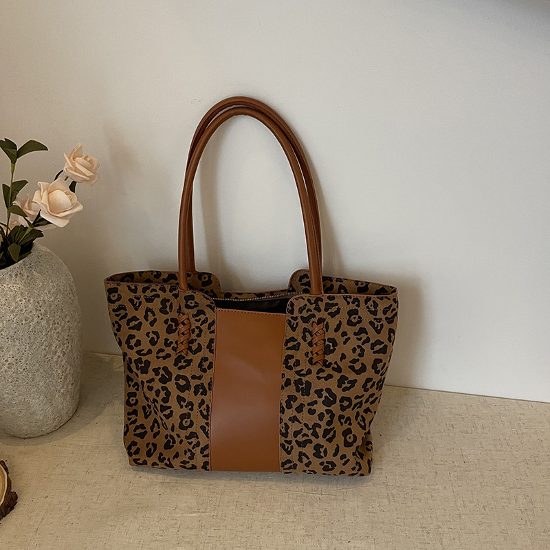 Comercio exterior nuevo leopardo bolso de mujer bolso de mano 2024 moda bolso de moda bolso de hombro estilo retro europeo y americano