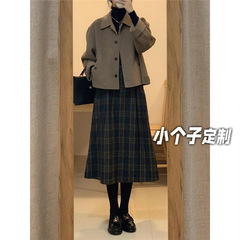 150小柄な背のレトロな毛です。格子の半身のスカートの女性の秋冬a字の大きい振り子の傘のスカートの高い腰の中の長いタイプです。