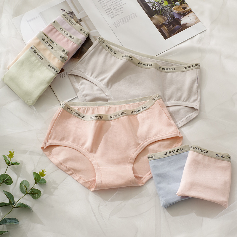 Ropa interior de niña fresca de estilo japonés ropa interior de mujer de cintura media de algodón al por mayor ropa interior de color sólido simple transpirable de verano para mujer