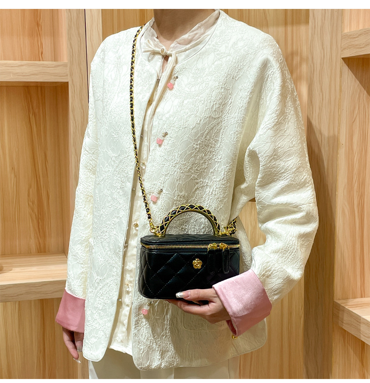 Túi bucket da thật dây xích hình thoi phong cách Chanel xách tay đeo chéo — Màu trắng, Màu đen, Màu xanh lam, Màu hồng chi tiết 4