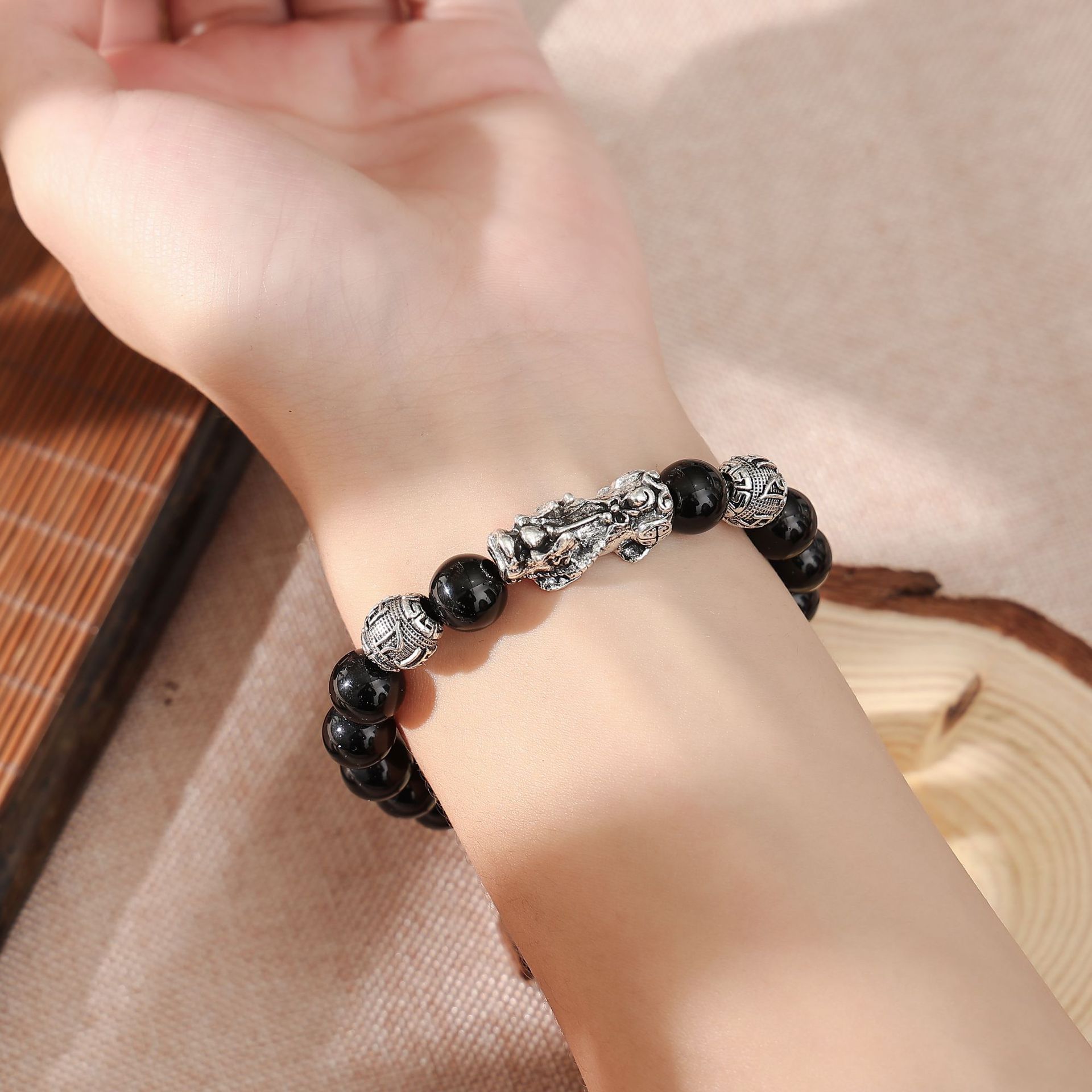 Imitación obsidiana pulsera chapada en oro mantra de seis palabras que preservan el color pulsera de cuentas de oro joyería de la suerte para los hombres