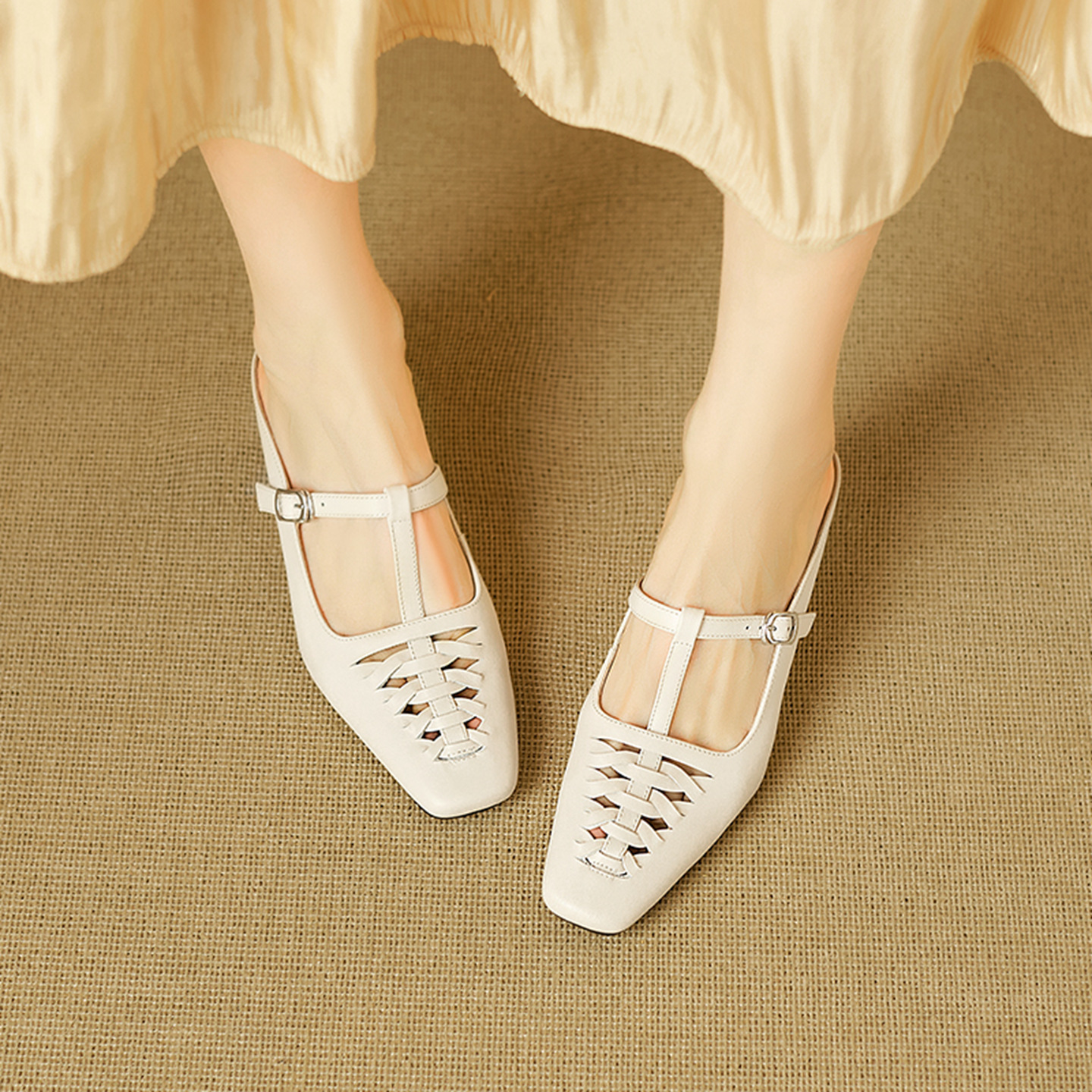Sandal nữ gót thô 5 cm mũi vuông kiểu dệt vintage, quai chữ T bọc đầu — đen