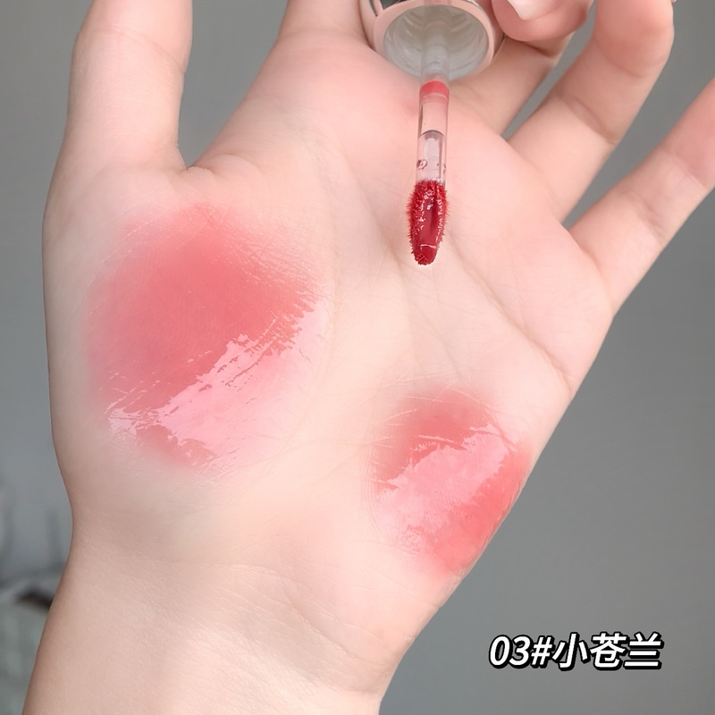 Gege bearゴゴ熊は甘くて柔らかくて潤いがあります。唇の釉薬が透き通っています。鏡面防水はカップの口紅がつきにくいです。|undefined