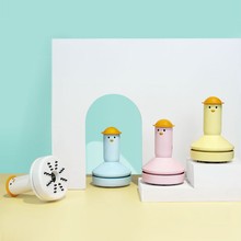 厂家热销迷你手持学生桌面汽车沙发缝隙吸尘器价格优惠跨境可代发