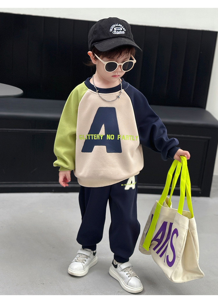 Dětské oblečení Malé a střední děti, ležérní volný módní top s písmeny, módní sada dvou sad_voghion.com